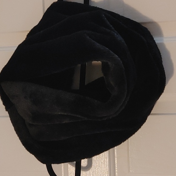 Luxurious Black Faux Fur Infinity Scarf From Hobby Lobby Neck Warmer - Picture 2 of 4